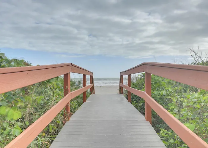Oceanfront Cocoa Beach Condo W/ View: Walk To Pier