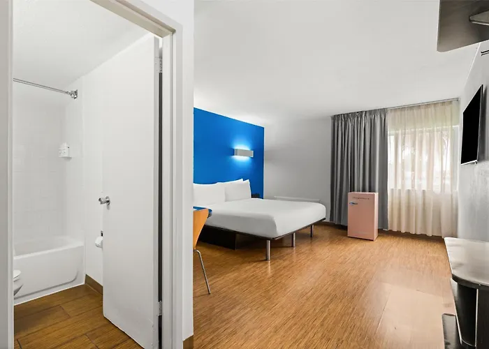 Signature Inn Miami Doral