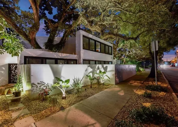 Las Olas Hammocks Unit 4 By Dream Vacation Fort Lauderdale