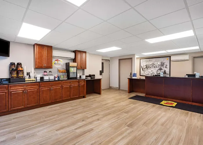 Super 8 By Wyndham Melbourne Motel