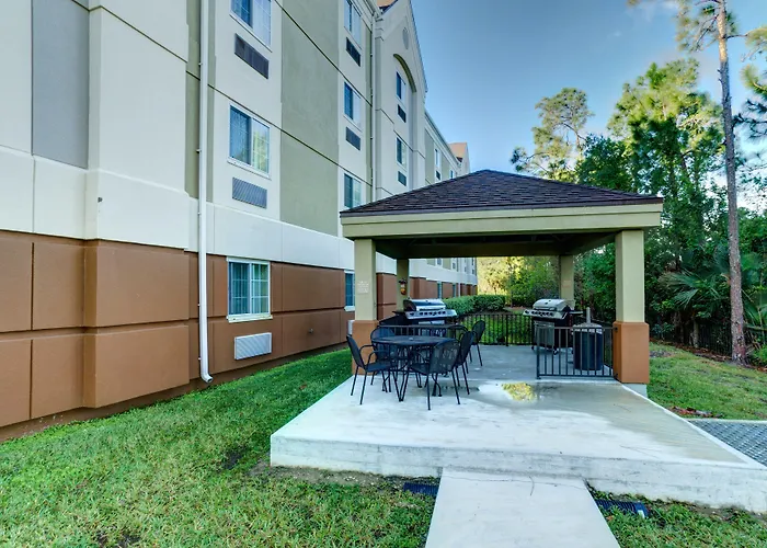 Candlewood Suites Fort Myers Interstate 75 By Ihg Mit einem Kasino