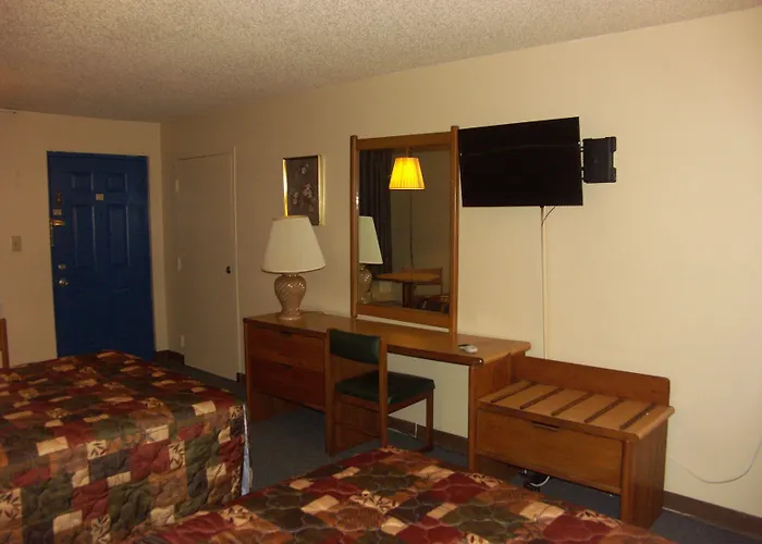 Deerwood Inn & Madison Campground