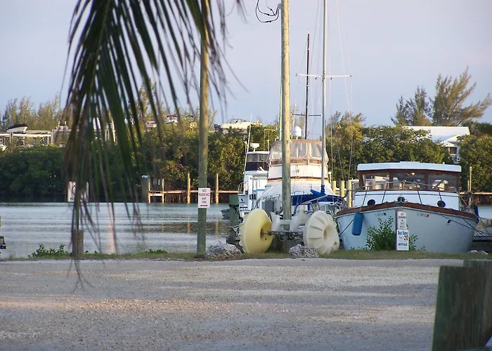 Haustierfreundliches Floating Sea Cove Resort And Marina Key Colony Beach