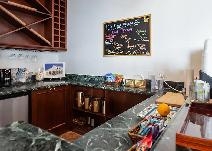 Palm Beach hotels near Henry Morrison Flagler Museum