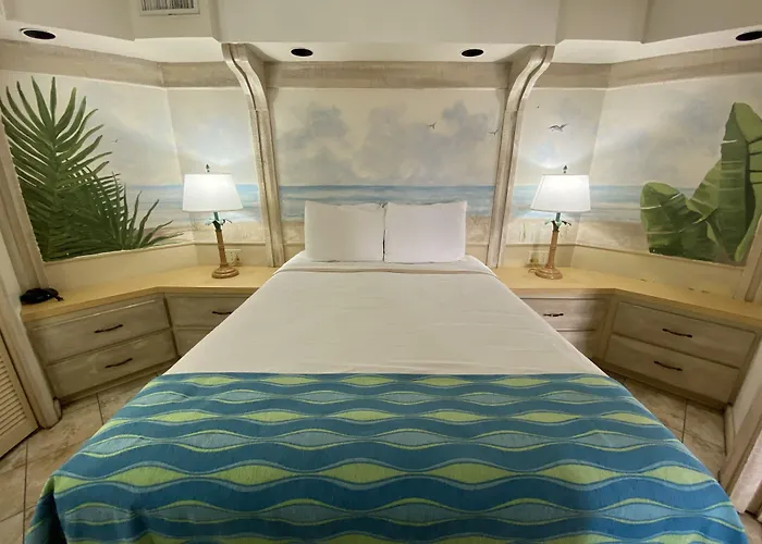 Voyager Beach Club By Liberte' Treasure Island