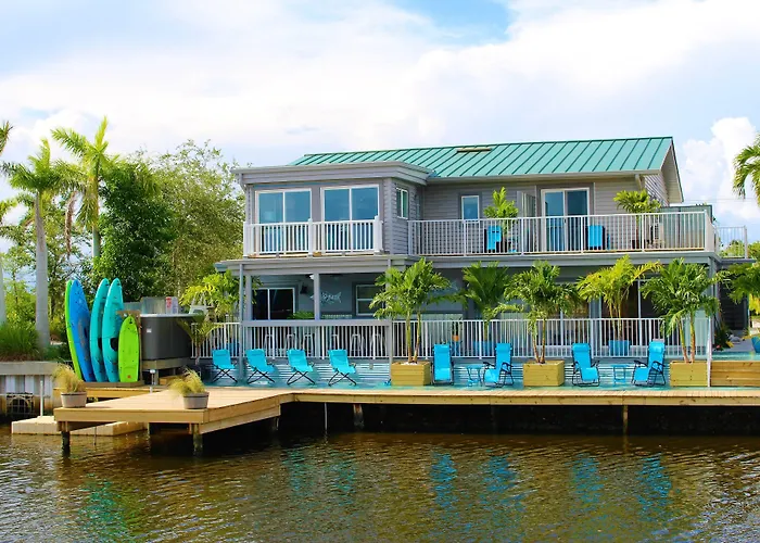 Haustierfreundliches Latitude 26 Waterfront Boutique Resort - Bonita Springs