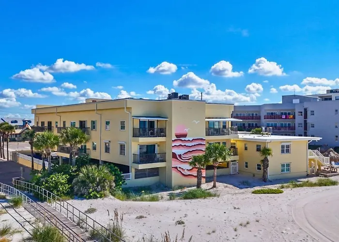 1Br 1B Beach View - King - Surf Song #333 St. Pete Beach mit Pool