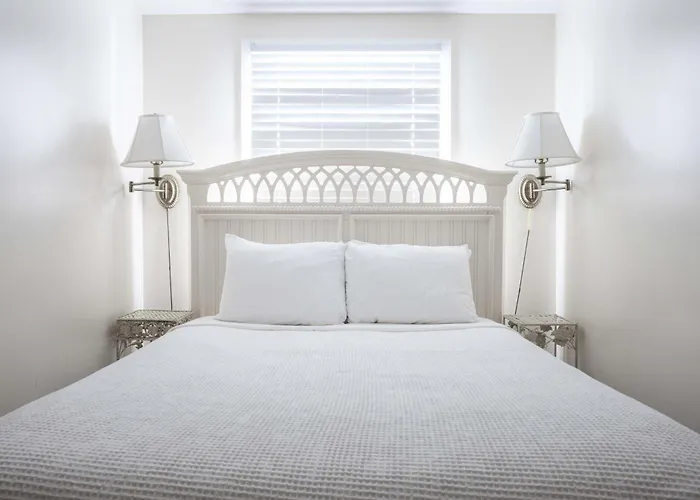 Villa Sea Breeze -Great Location! Key West
