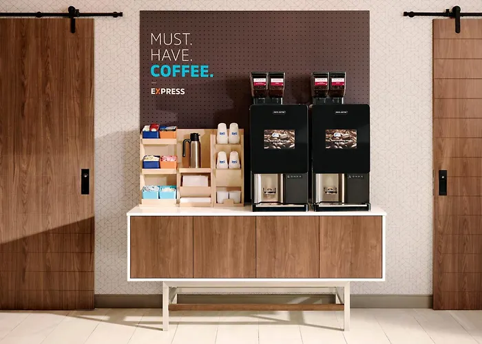 Holiday Inn Express & Suites Miami Airport East By Ihg Miami Springs