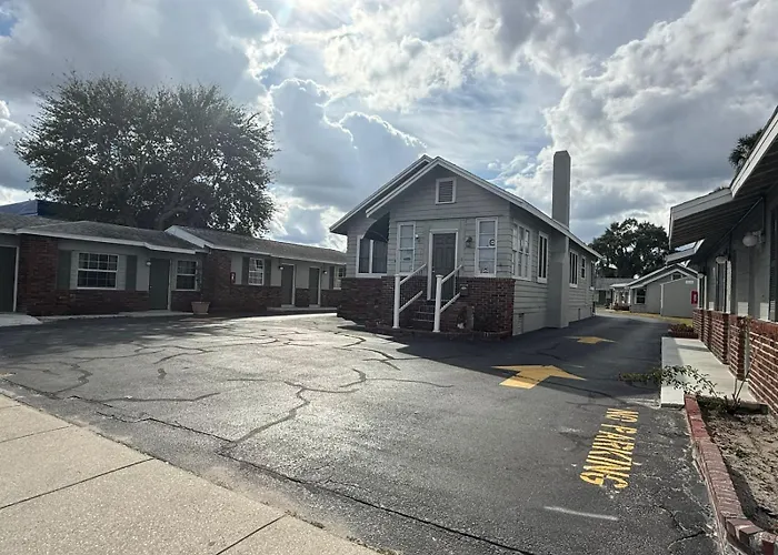 Holly Hill Hotels