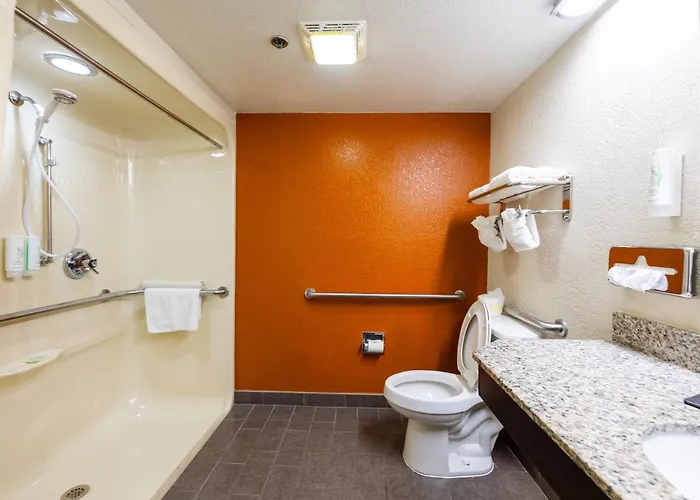 Leesburg hotels near Herlong Park