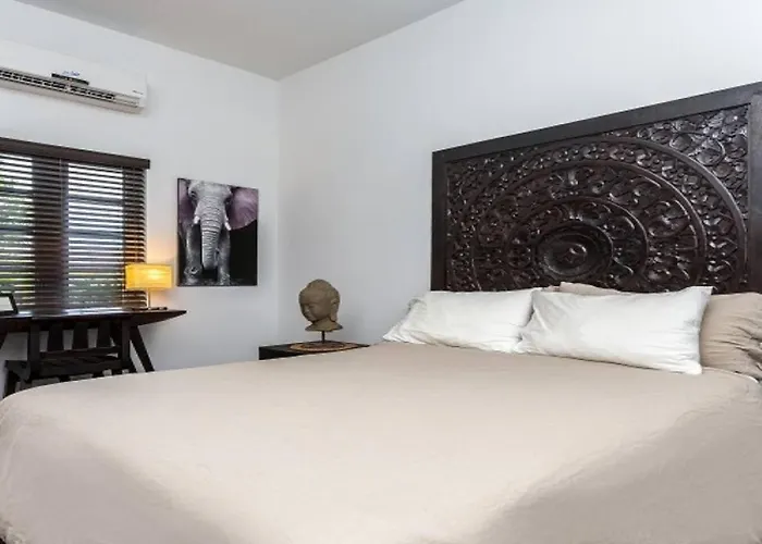 Vive Zen Queen Room Miami