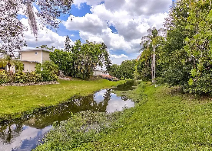 Villa Magnolia Breeze Sarasota mit Pool