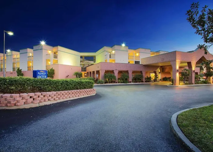 Hotel Baymont By Wyndham Tampa Near Busch Gardens