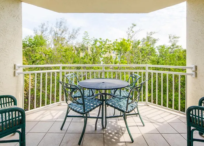 Sunrise Suites Saint Lucia Suite #201 Key West met een Zwembad