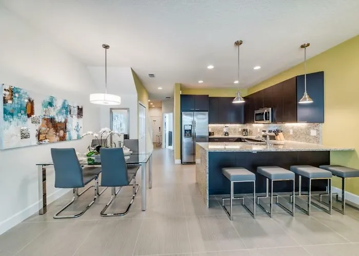 Charming Townhome With Private Pool Near Disney Orlando