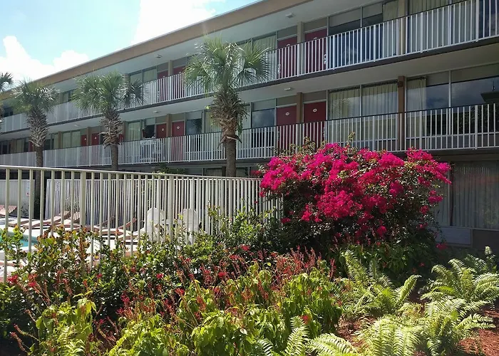 Red Carpet Inn Airport/Cruiseport Dania Beach