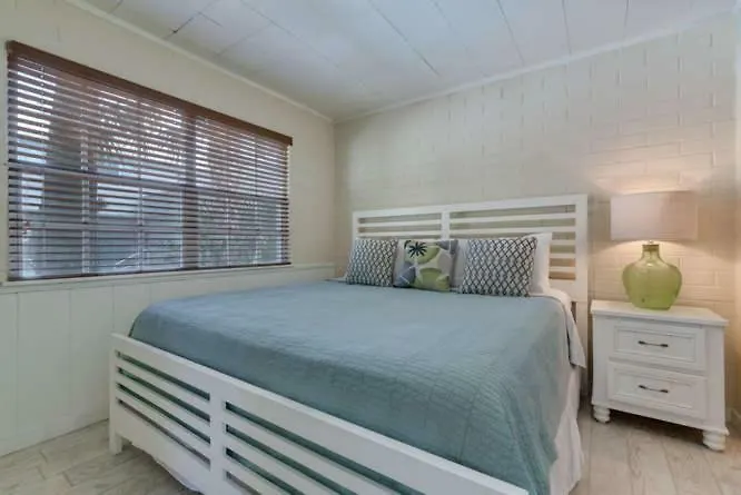 Pet friendly Cabin Rentals in Siesta Key