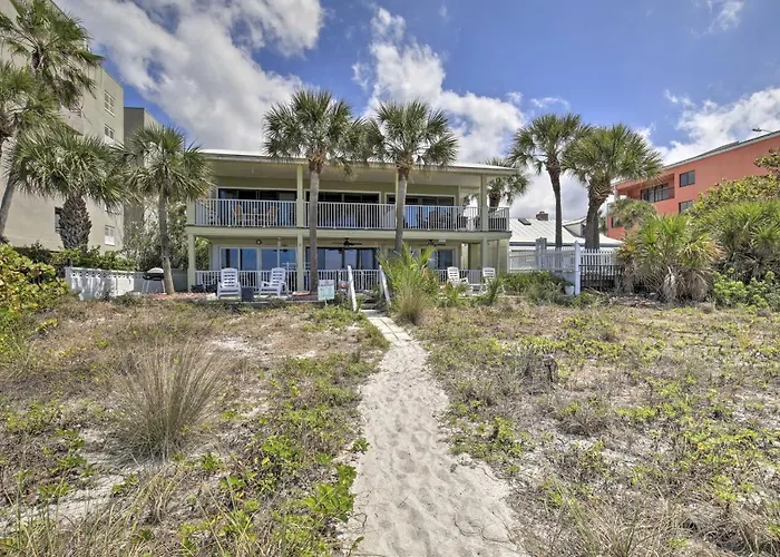 On-Site Beach Access: Walkable Gulf Coast Retreat Clearwater Beach